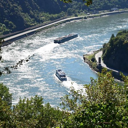 Marktstuebchen An Der Schoenen Loreley Bornich Buitenkant foto