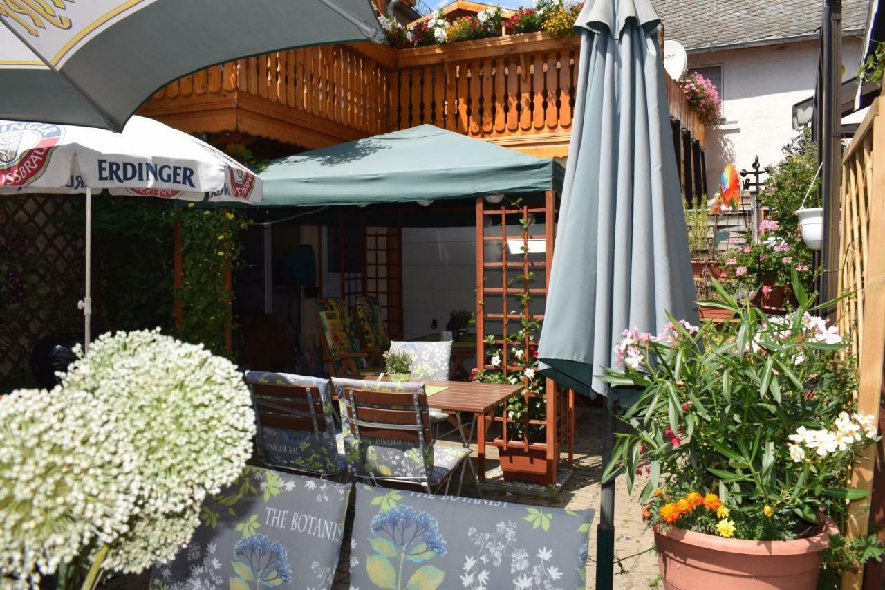 Marktstuebchen An Der Schoenen Loreley Bornich Buitenkant foto